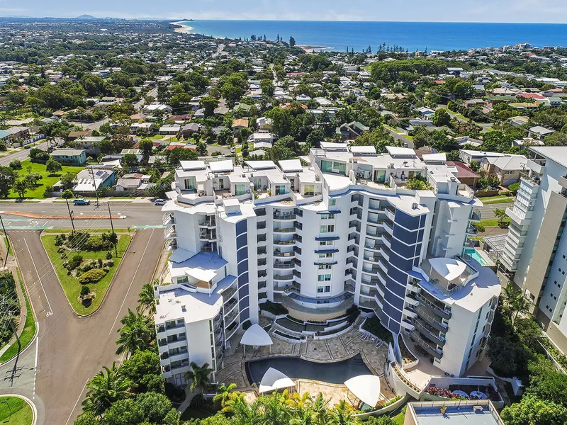 RESIDENTIAL COMPLEX – NORTH FACING VIEWS