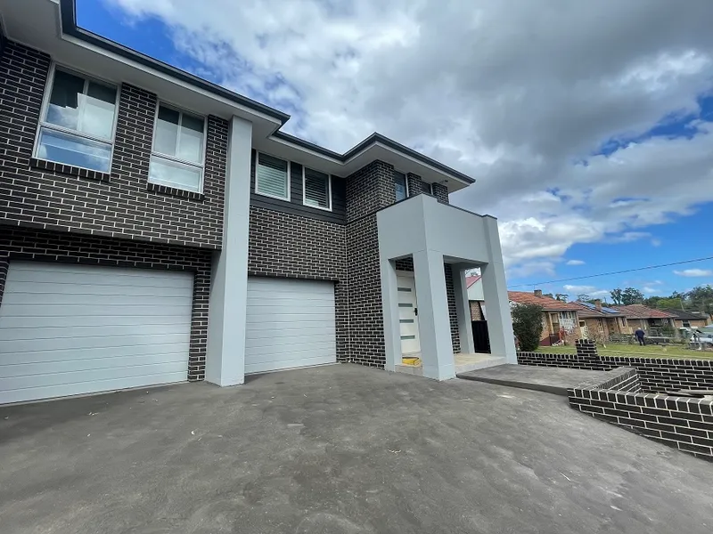 Brand New Luxury 4 Bedroom Duplex!