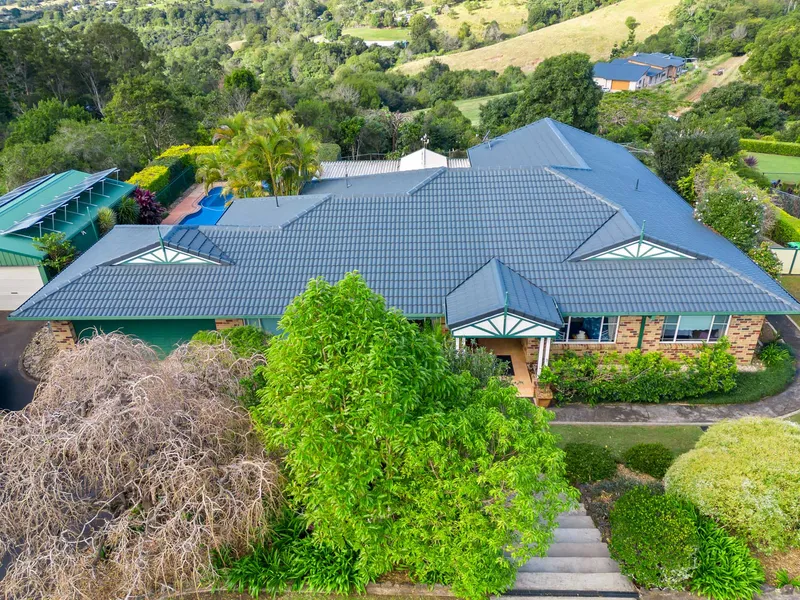 Stairway to Heaven- 4 Bedroom Home and Pool with Valley views