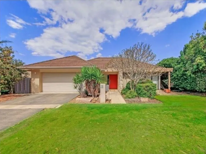 4 Bedroom Open Plan Living Area Wakerly Home In A Quiet Leafy Location