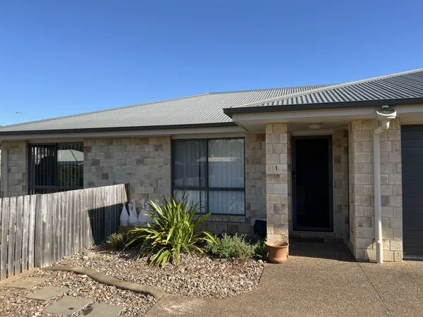 3 Bedroom unit in Superb Location REF #1704