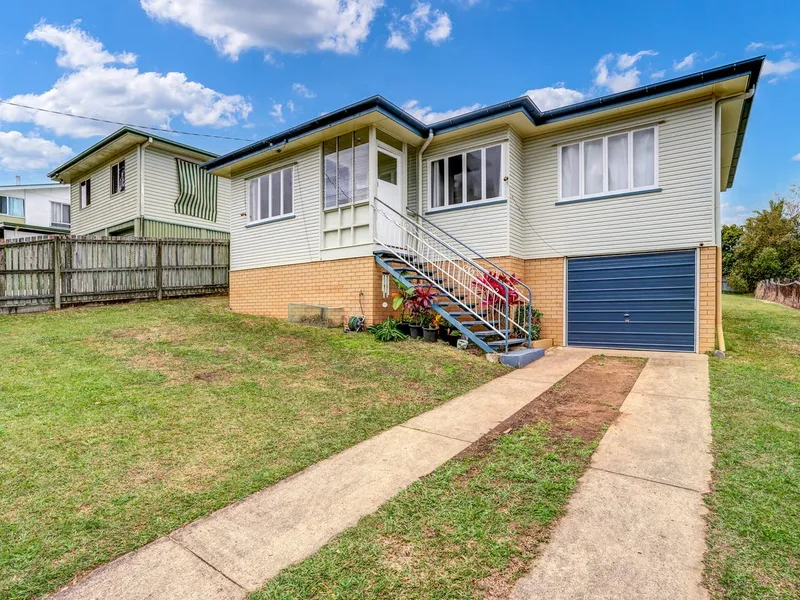 Tidy Home - Close to Schools and the CBD!