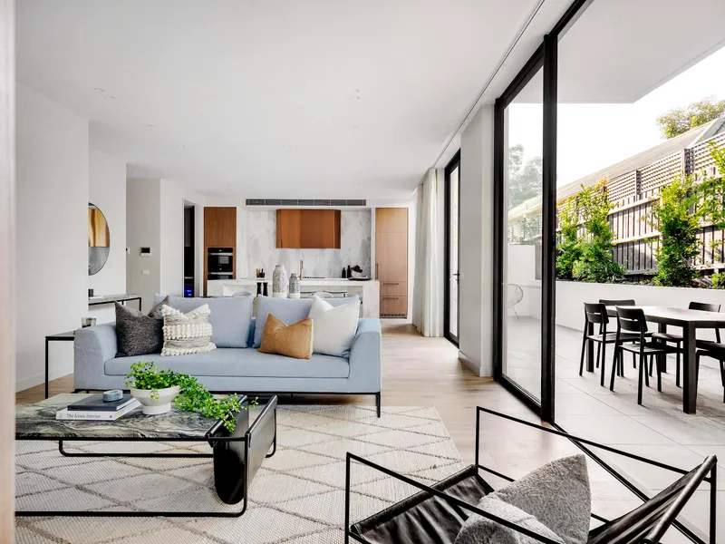 Ground Floor Garden apartment by Jack Merlo