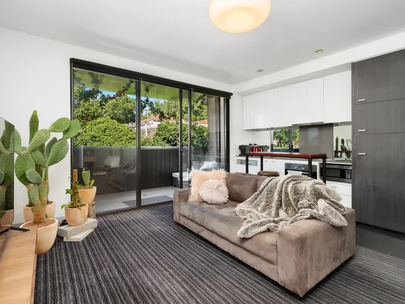 Modern One Bedroom Apartment in the heart of St Kilda