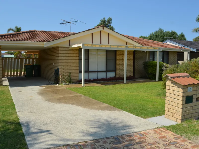 A Stroll to the Beach ...