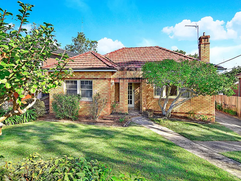 Superb Willoughby Opportunity on 655sqm 