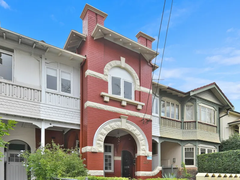 Charming Studio Apartment, A Short Stroll To The Water's Edge