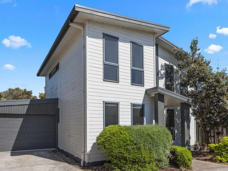 THE PERFECT TOWNHOUSE TO CALL HOME