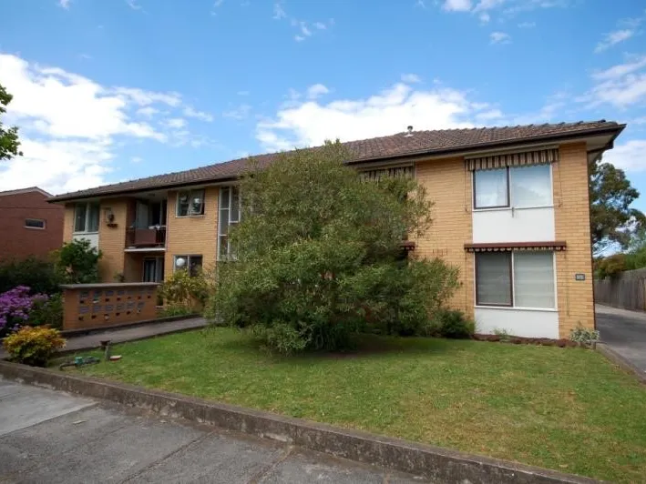 Renovated 1 bedroom apartment