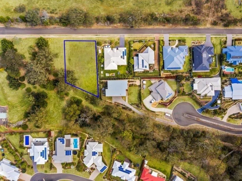 Escarpment Living with Views