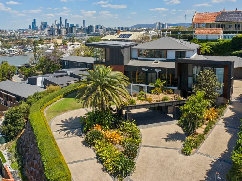 Hamilton Hill House by Shaun Lockyer