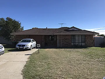 4 Bedroom 1 Bathroom in Waikiki