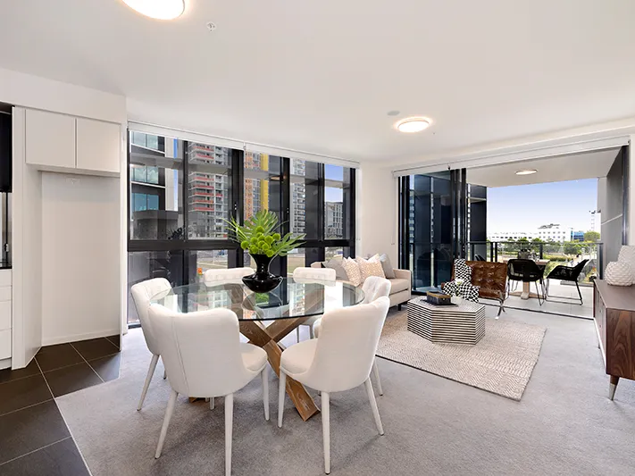 Stylish and spacious apartment in the heart of Newstead