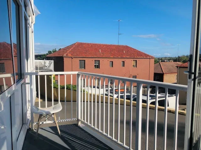 MOMENTS FROM MAROUBRA BEACH