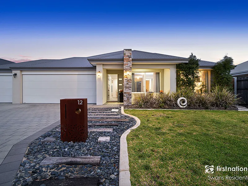 BEAUTIFUL HOME WITH A UNIQUE FLOOR PLAN!