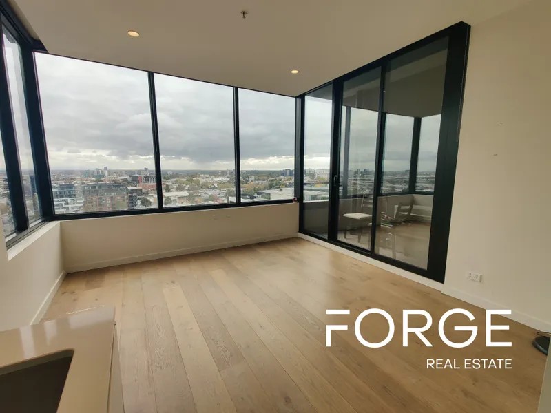 1 Bedroom Corner Apartment with Stunning City View