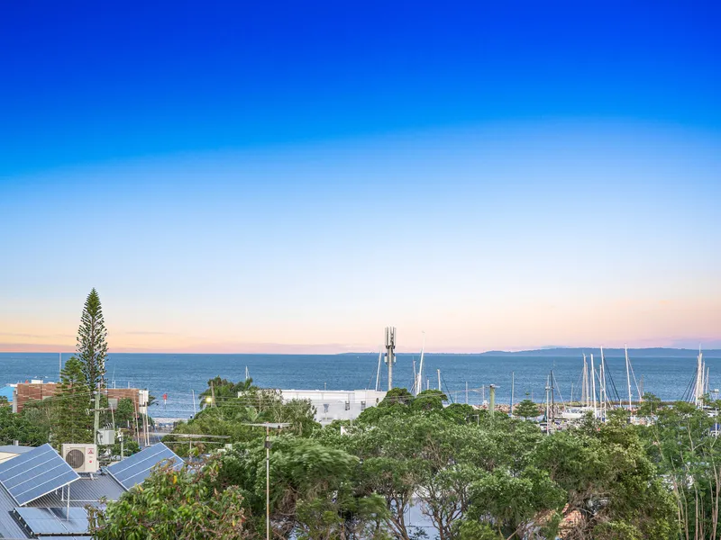 Exceptional Living and Remarkable Bay Views in the Heart of Manly