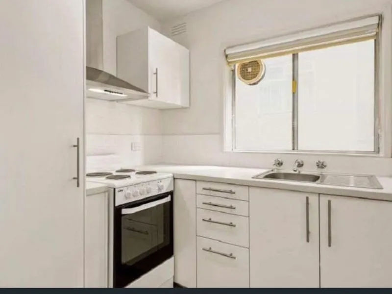 Entire 1 Bedroom Apartment with Great Location