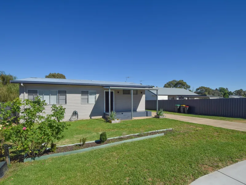 Quiet Cul-De-Sac Location With a Great Tenant Paying $400/week