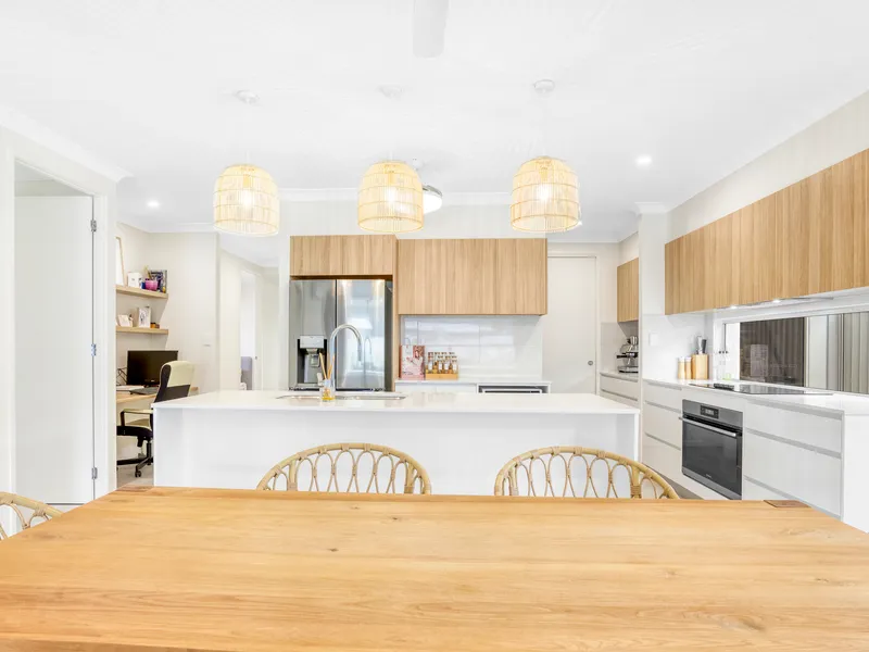 Low Maintenance Contemporary Stunner!