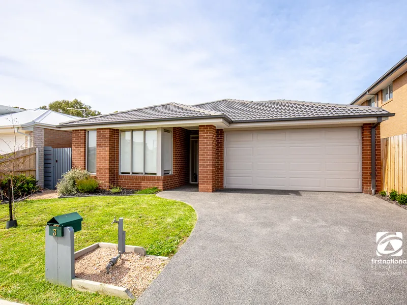 WATER VIEWS, LARGE HOME, QUIET LOCATION