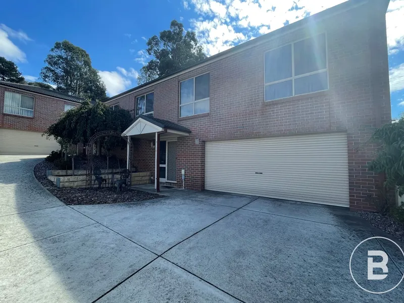 THREE BEDROOM TOWNHOUSE IN A QUIET LOCATION