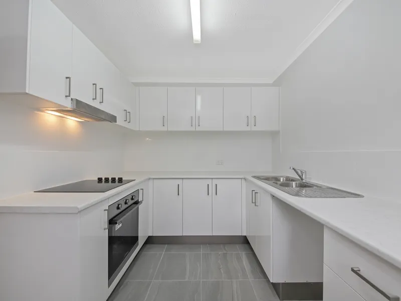 2 BEDROOM UNIT IN TOOWONG - CLOSE TO ALL AMENITES