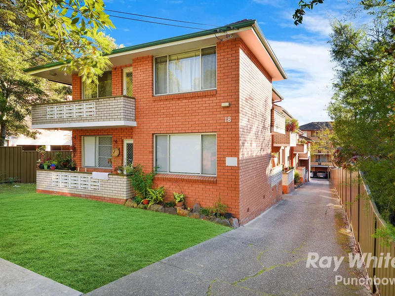 PERFECTLY LOCATED CLOSE TO STATION, SHOPS & SCHOOLS