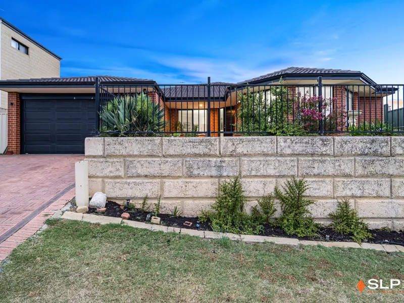SUNSETS AND PRIVACY IN THIS SPACIOUS FAMILY HOME