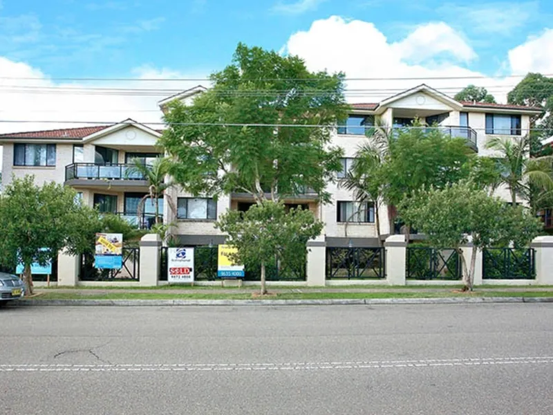 SPACIOUS TWO BEDROOM UNIT!!