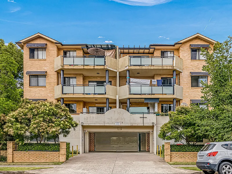 HAMMER'S GOING DOWN !