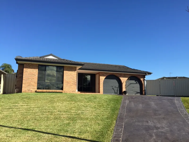 Fantastic Large Family Home in a Quiet Cul de Sac
