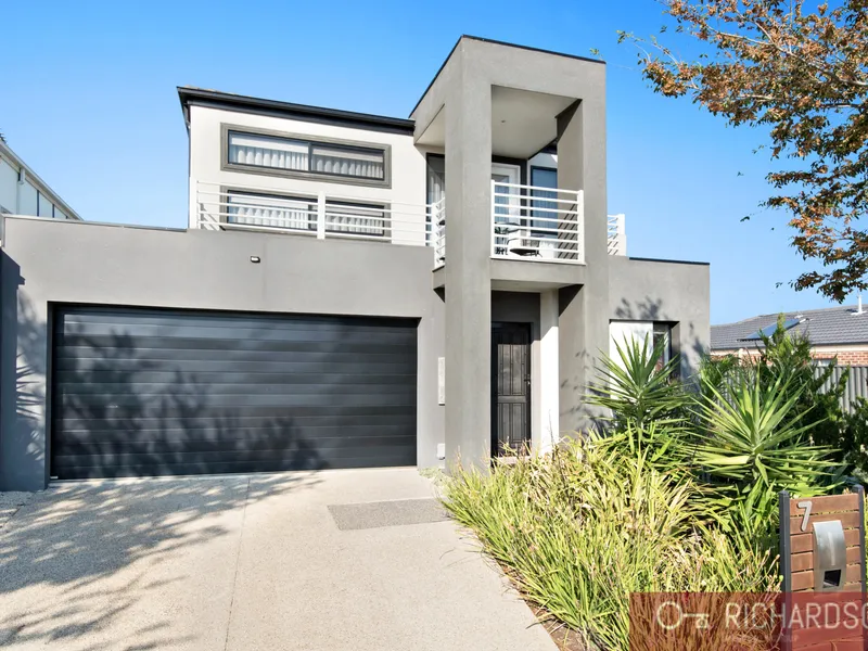 Stylish living within close proximity of the Tarneit Train Station