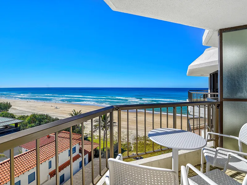 Spectacular Top Floor Apartment on Absolute Beachfront