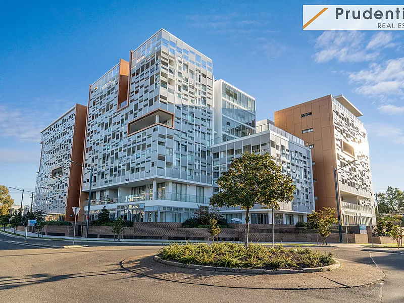 Stunning modern unit offering luxury and style