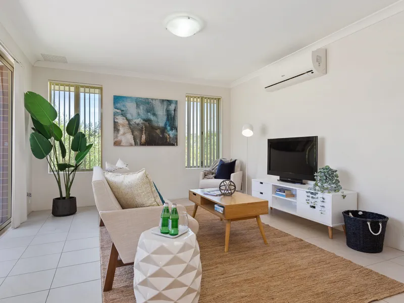 STREET FRONT POSITION VILLA