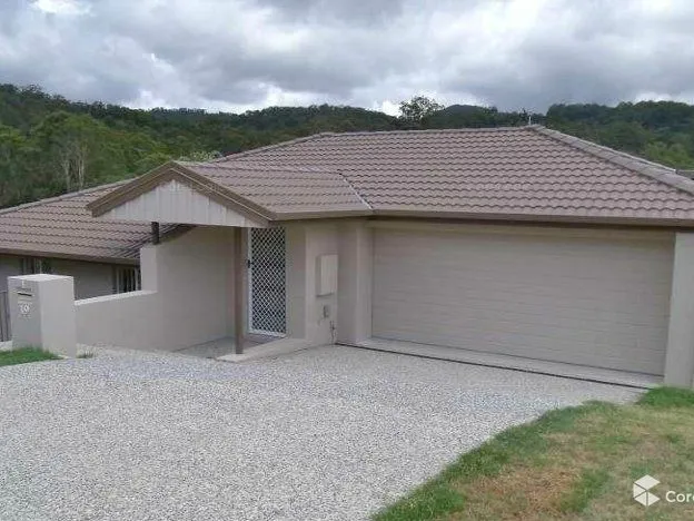 IMMACULATE 3 BEDROOM HOME IN COOMERA RESERVE!!