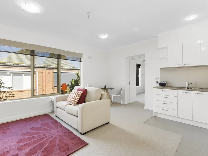 Light, Bright and Inviting Serviced Apartment