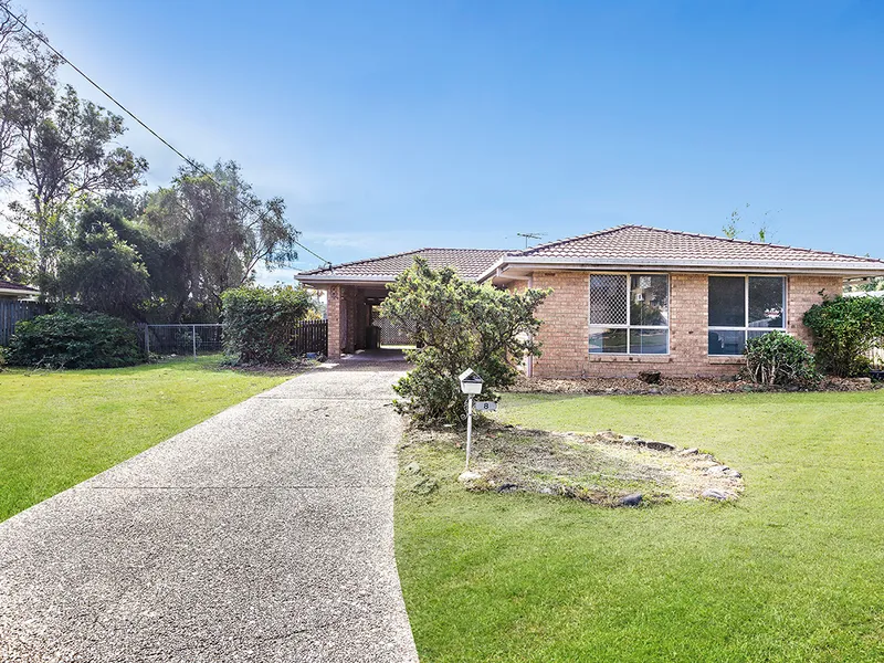 NEAT & TIDY - SIDE ACCESS - COVERED ENTERTAINING