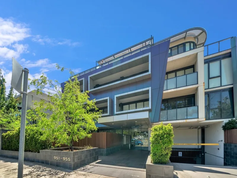 A Stylish, Low Maintenance Lifestyle!