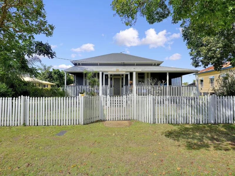Charming Queenslander close to town