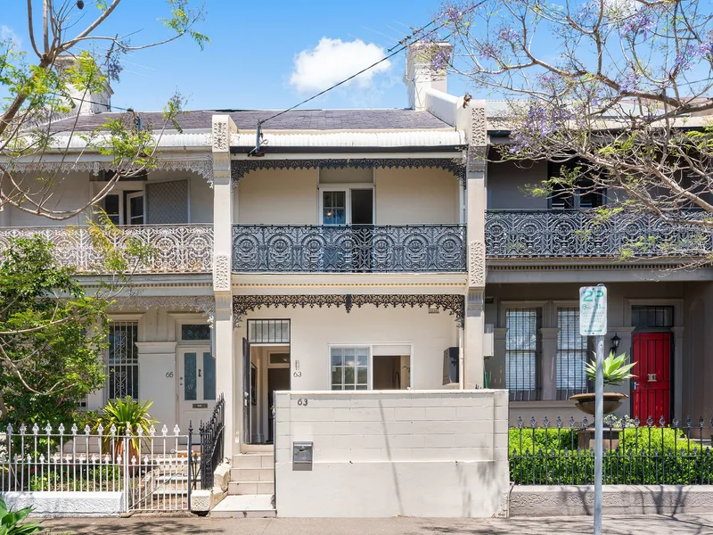 Expansive sunshine filled terrace just metres to Five Ways