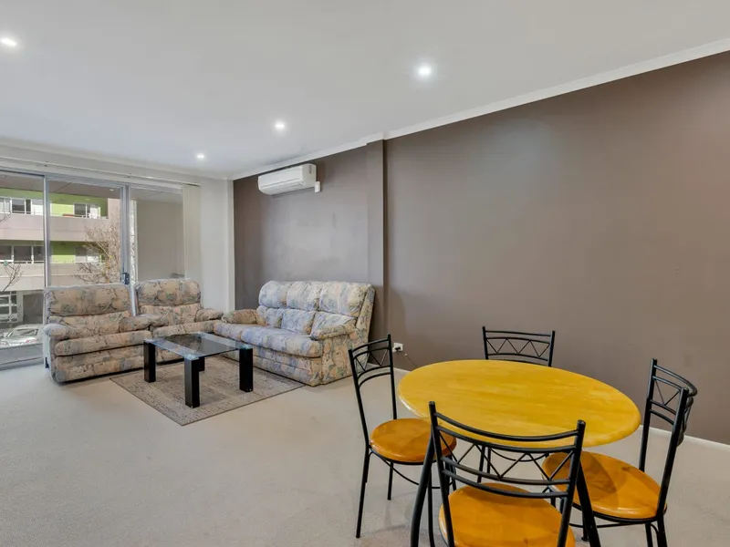 2 bedroom apartment in the heart of Mawson Lakes