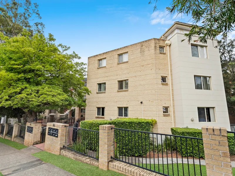 RENOVATED GROUND FLOOR UNIT - OPEN TO VIEW WED 31/03/2021 5.30-6.00PM