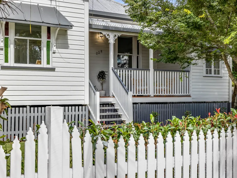 CHARACTER CHARM AND INNER CITY LIVING