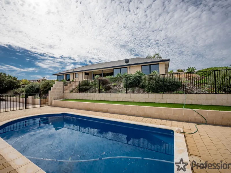 An Ideal Setting for Entertaining