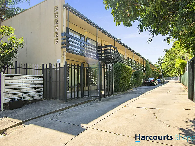 A Rare Opportunity For 3 Units In A Blue Chip Location