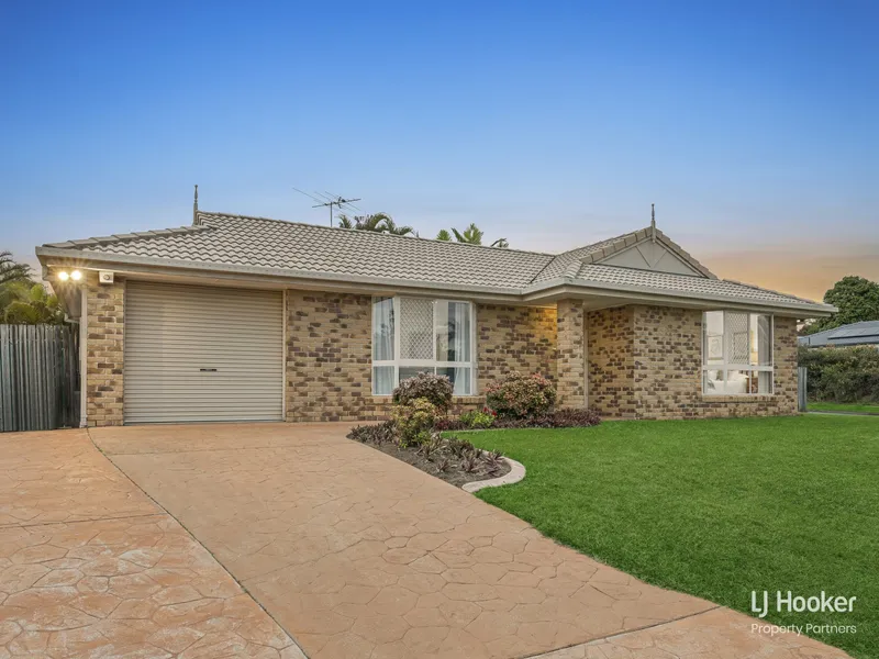 The Perfect Family Home - Huge 734m2 with Double Side Vehicle Access