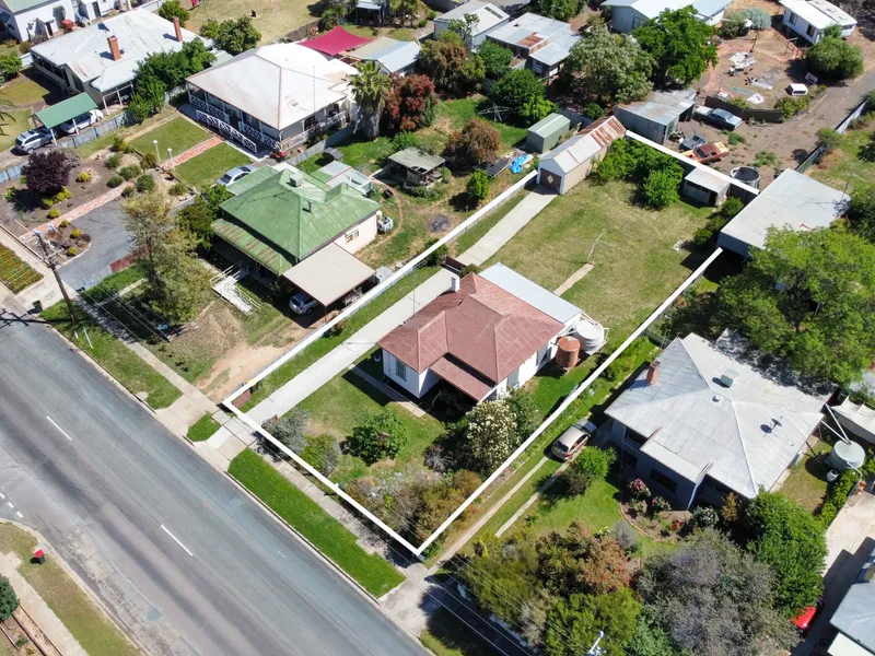 Charismatic Retro Flair with Sensational Upgrades