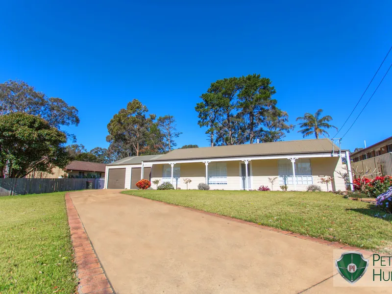 SPACIOUS ENTERTAINERS HOME in CUL-DE-SAC LOCATION on 982m2